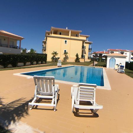 Oura Beach T1 Apartment Coral , Close To The Strip, Swimming Pool, Wi Fi, A/C Albufeira Exterior foto